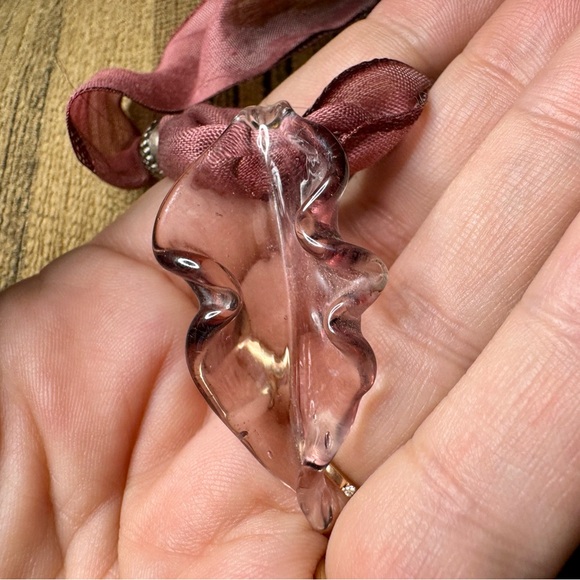 Handcrafted Artisan created leaf pendant. - Picture 11 of 16